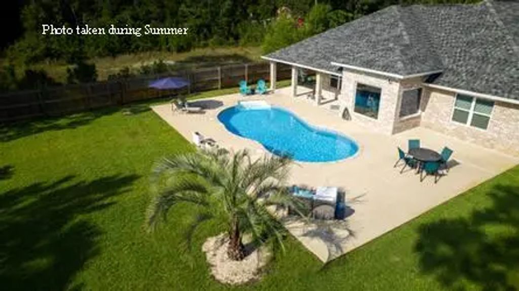 2714 Ola Broxson Road, Navarre