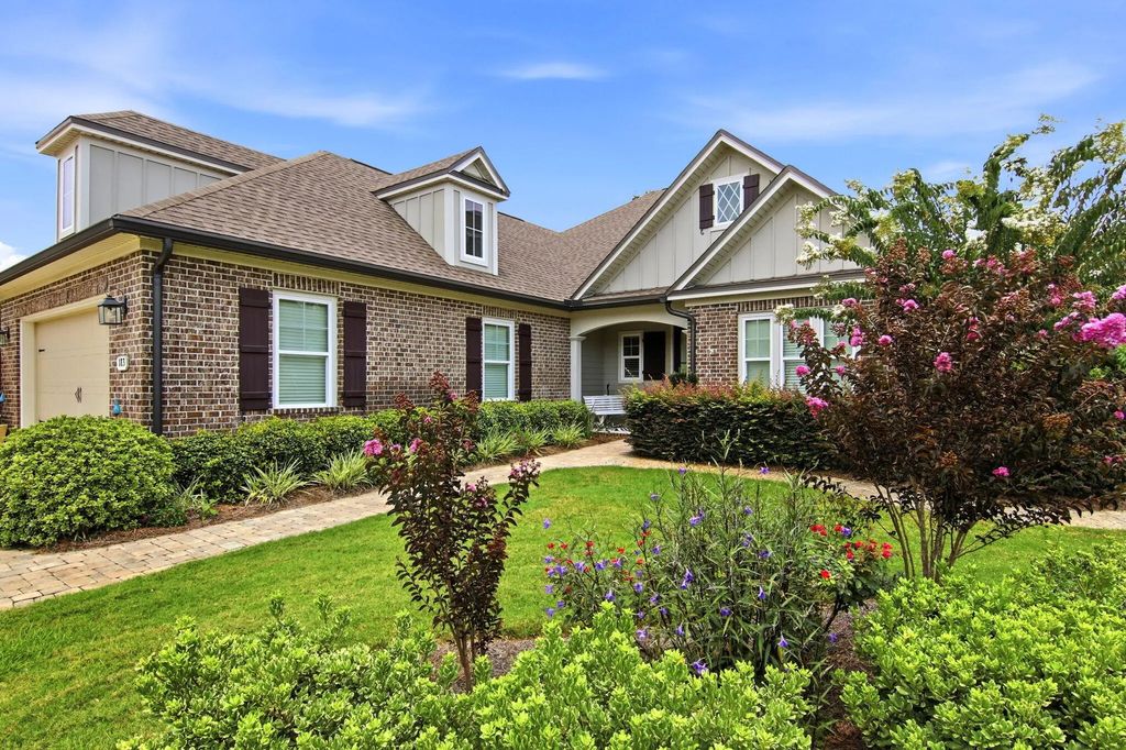 183 Meadow Lake Drive, Freeport