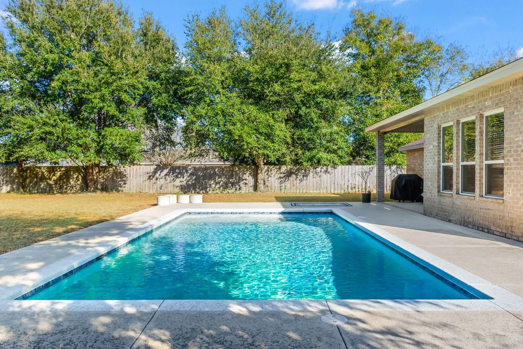 8310 Verano Street, Navarre
