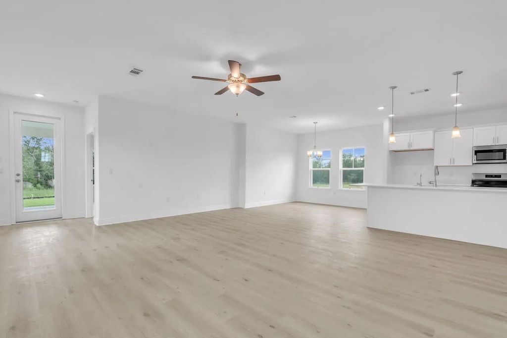 7 of 16 - 132 Bonne Vue Circle Drive Lot 107, Freeport, FL
