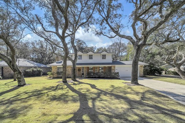 34 Hickory Avenue, Shalimar