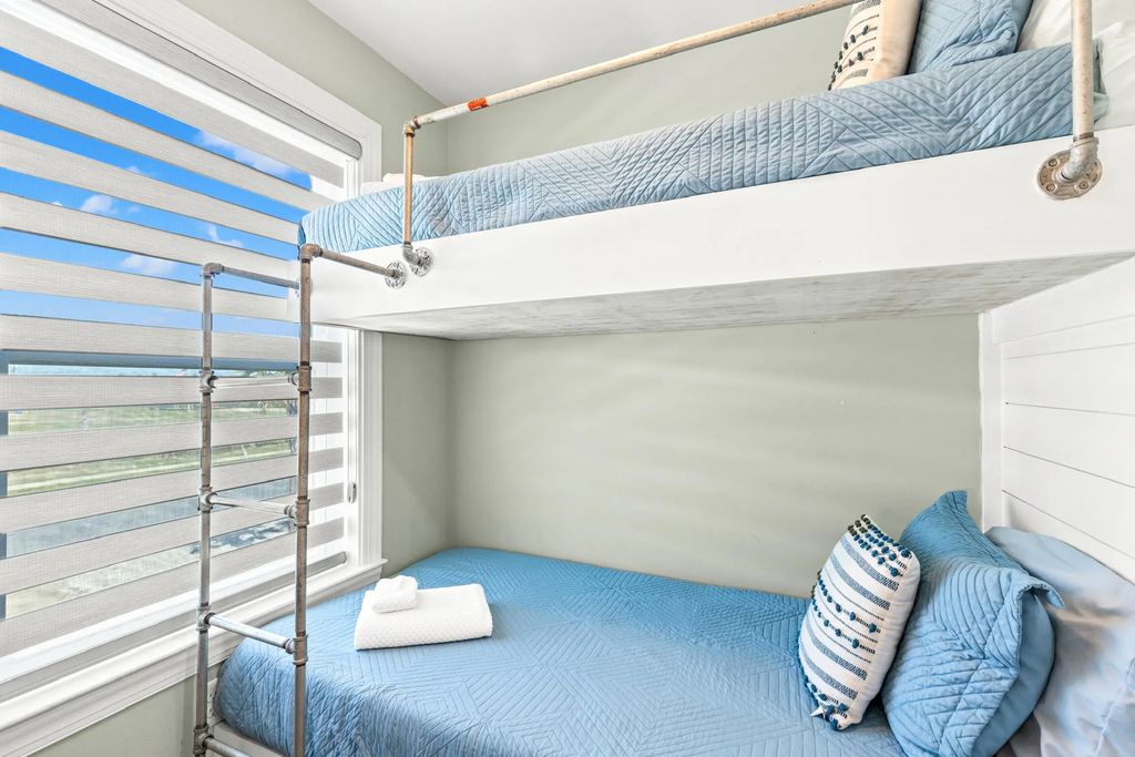 8 of 62 - 2501 Highway 98 Unit C, Mexico Beach, FL