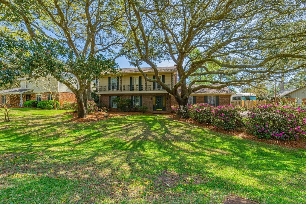 256 Ne Yacht Club Drive, Fort Walton Beach