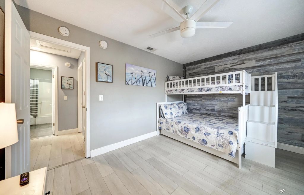 18 of 35 - 143 W Leslie Lane -, Panama City Beach, FL