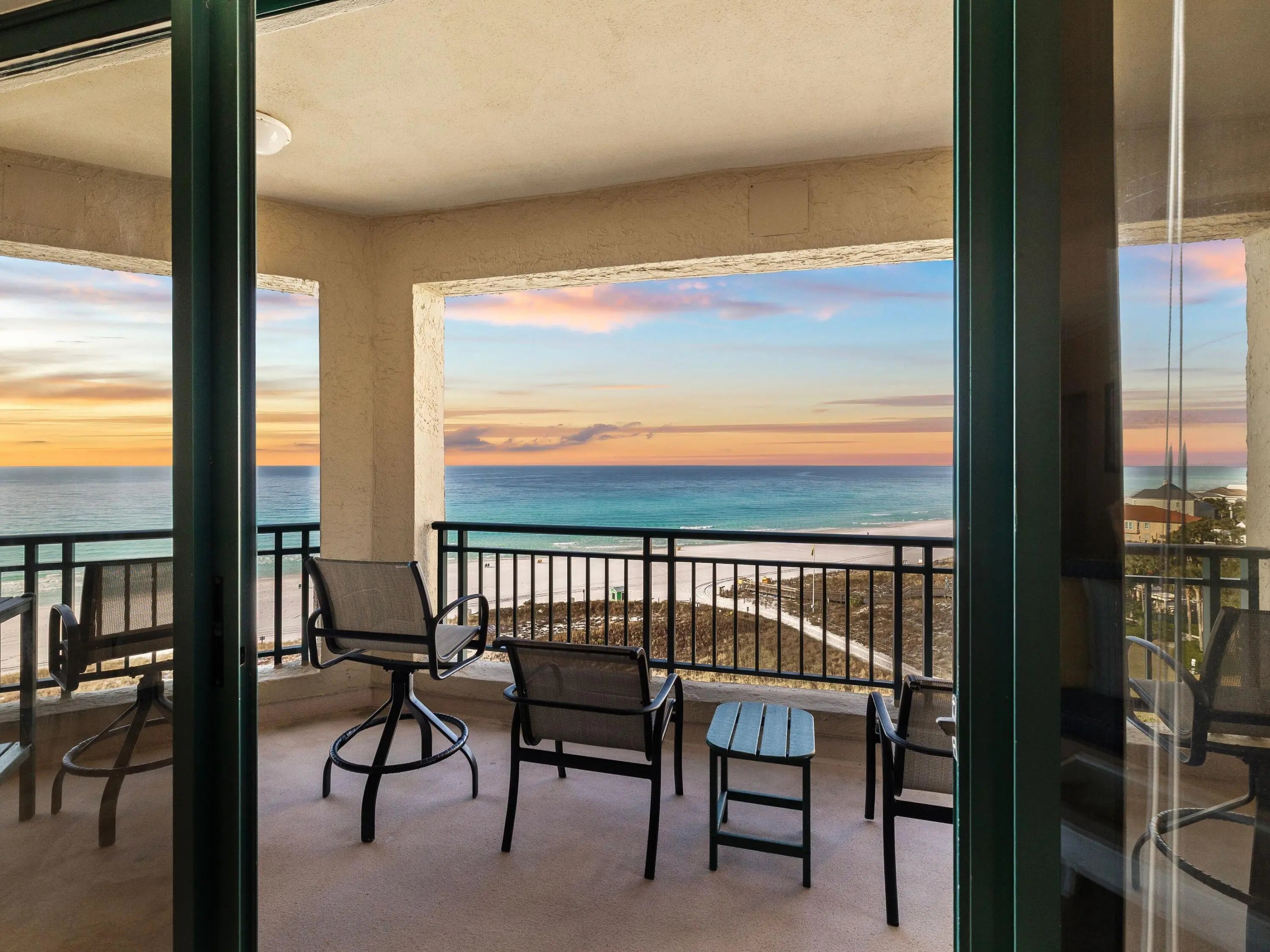 Photo of Listing #995733