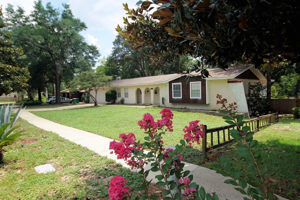 1016 Pine Lake Drive, Niceville