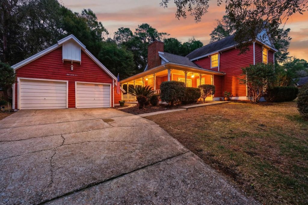 821 Lake Amick Drive, Niceville