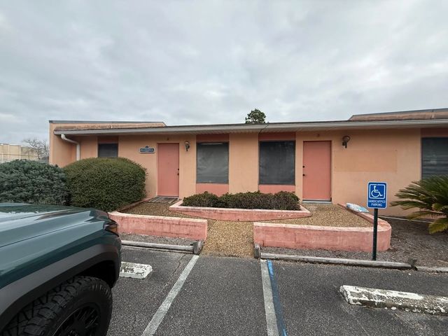 Photo of Listing #995709