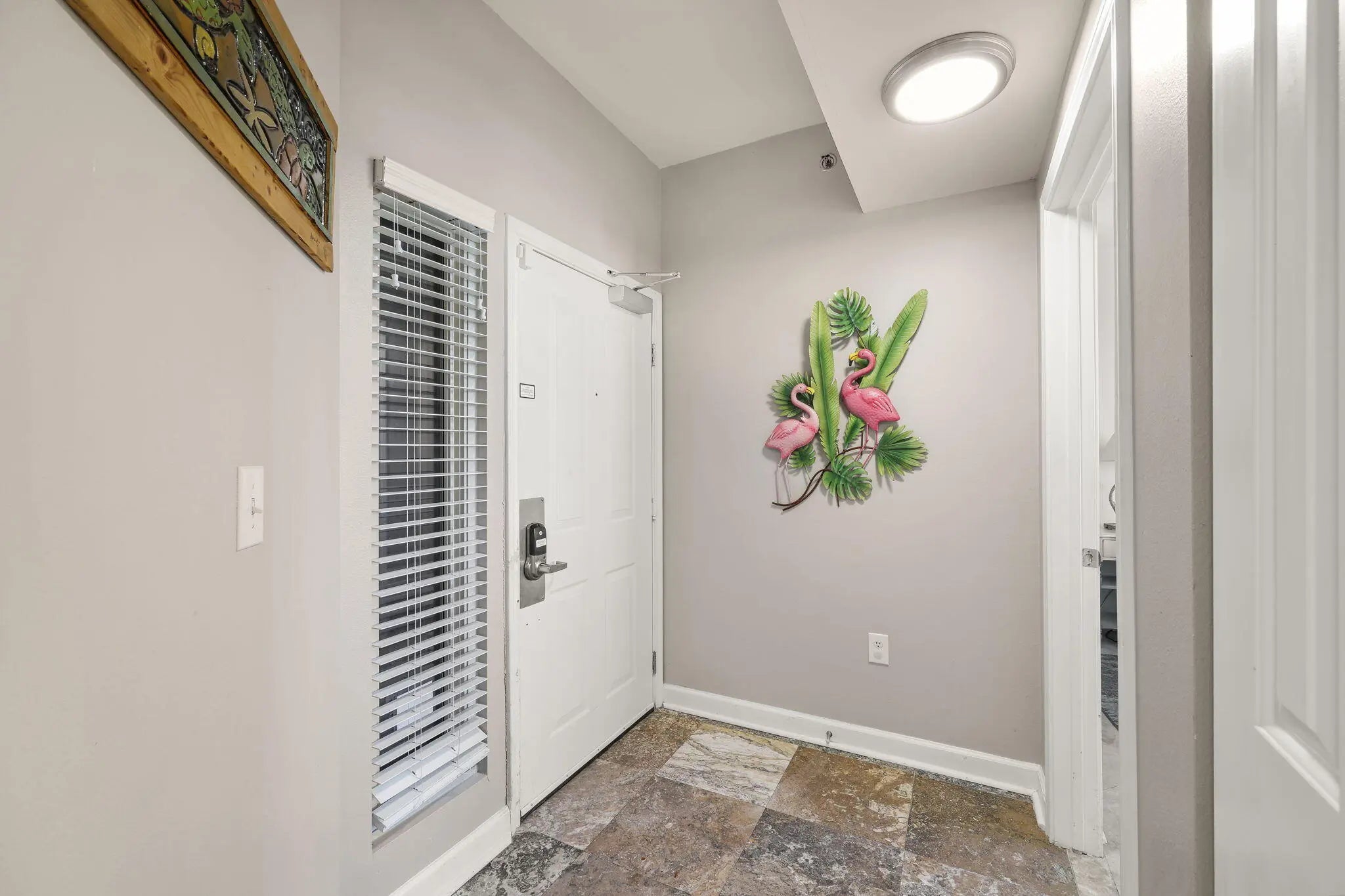 Photo of Listing #995928