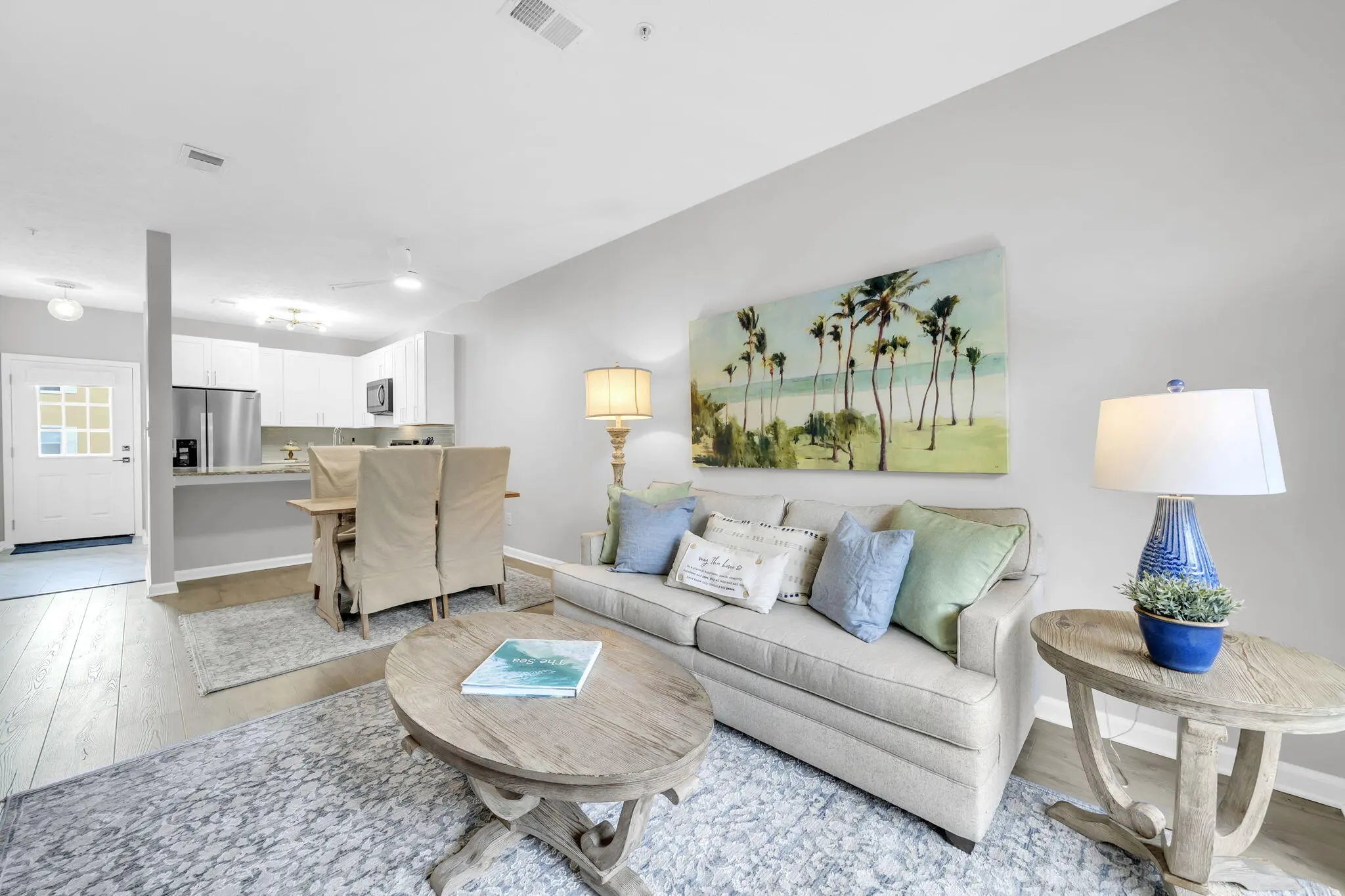 Photo of Listing #996597