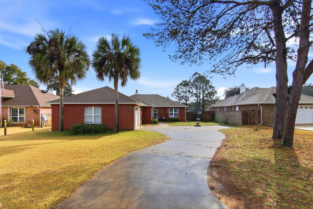 2708 Creeks Edge Lane, Navarre