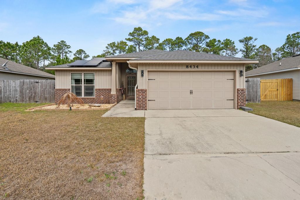 8434 Island Drive, Navarre
