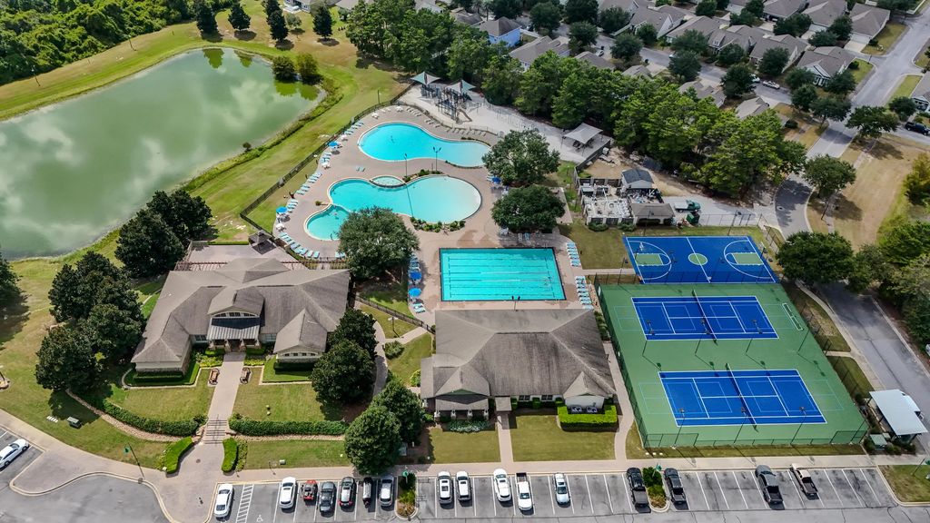 50 of 68 - 906 Symphony Way, Freeport, FL