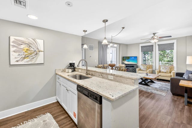 Photo of Listing #996196