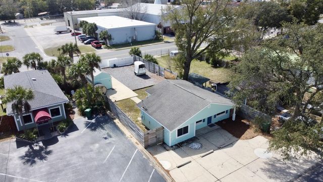 Photo of Listing #996356