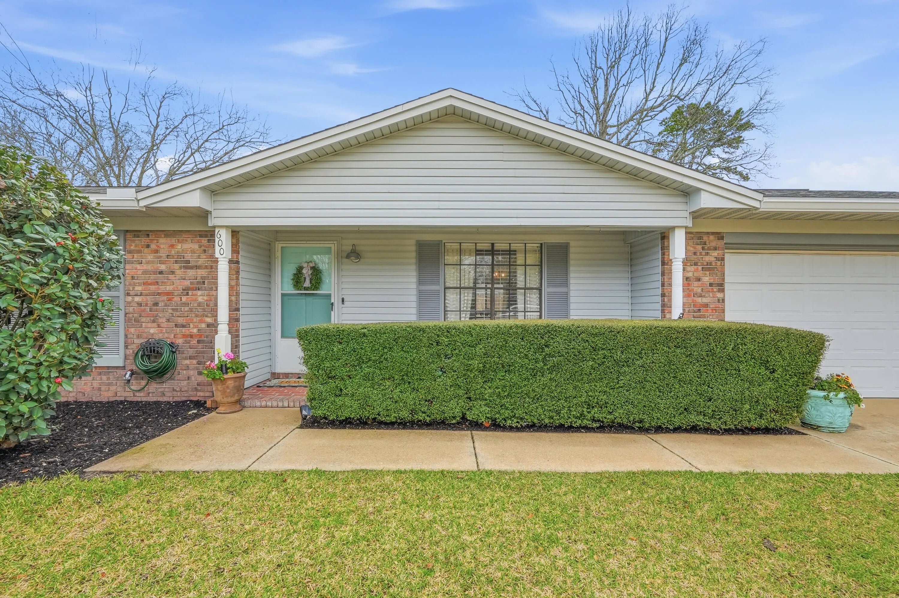 Photo of Listing #997299