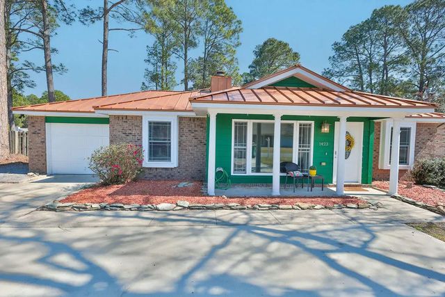 Photo of Listing #996179