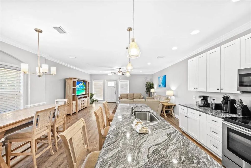 7 of 69 - 6006 Thomas Drive, Panama City Beach, FL