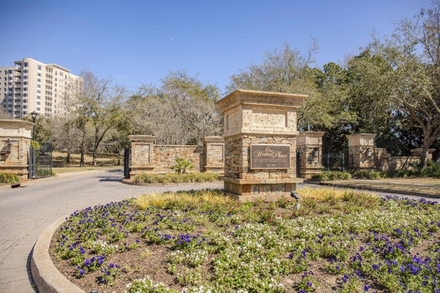 Photo of Listing #996379