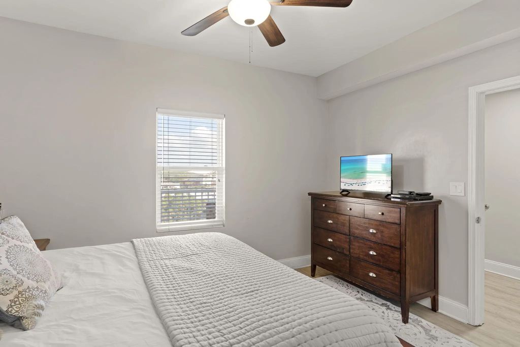 19 of 64 - 9860 S Thomas Drive 815, Panama City Beach, FL