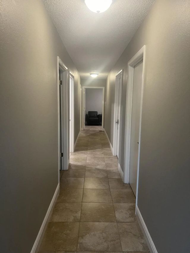 Photo of Listing #996339