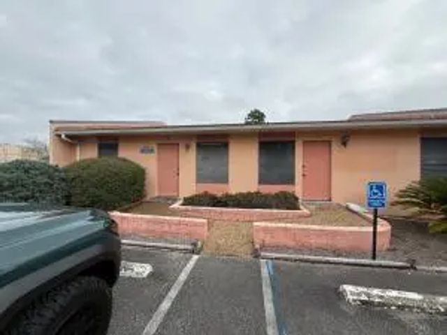 Photo of Listing #996341