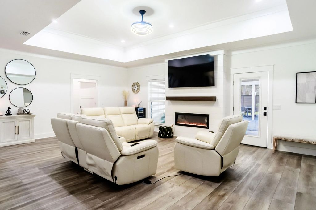 22 of 45 - 192 Bayou Circle, Freeport, FL