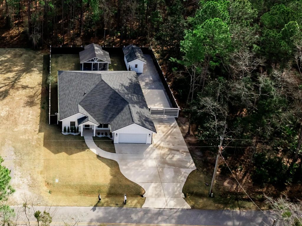 44 of 45 - 192 Bayou Circle, Freeport, FL