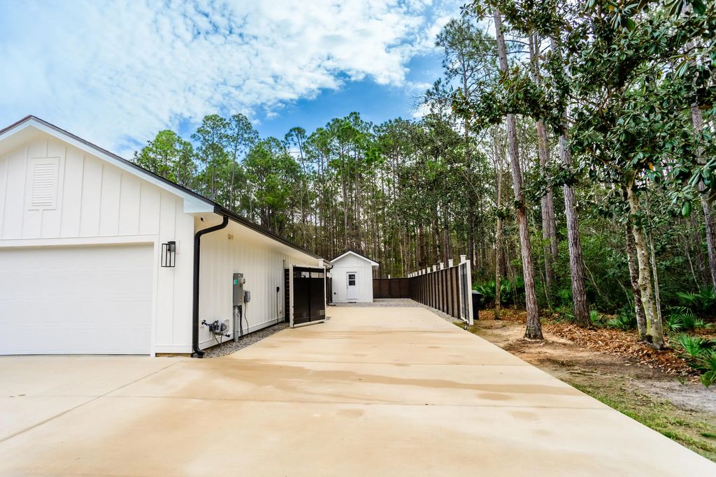 7 of 45 - 192 Bayou Circle, Freeport, FL