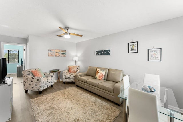 Photo of Listing #996559