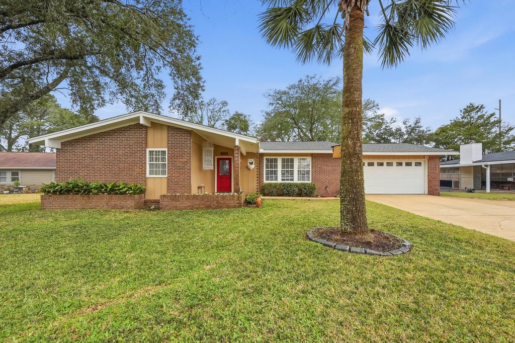 374 Nw Makron Drive, Fort Walton Beach