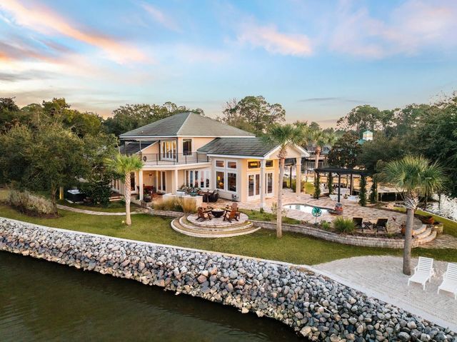 221 Bay Circle Drive, Santa Rosa Beach.
