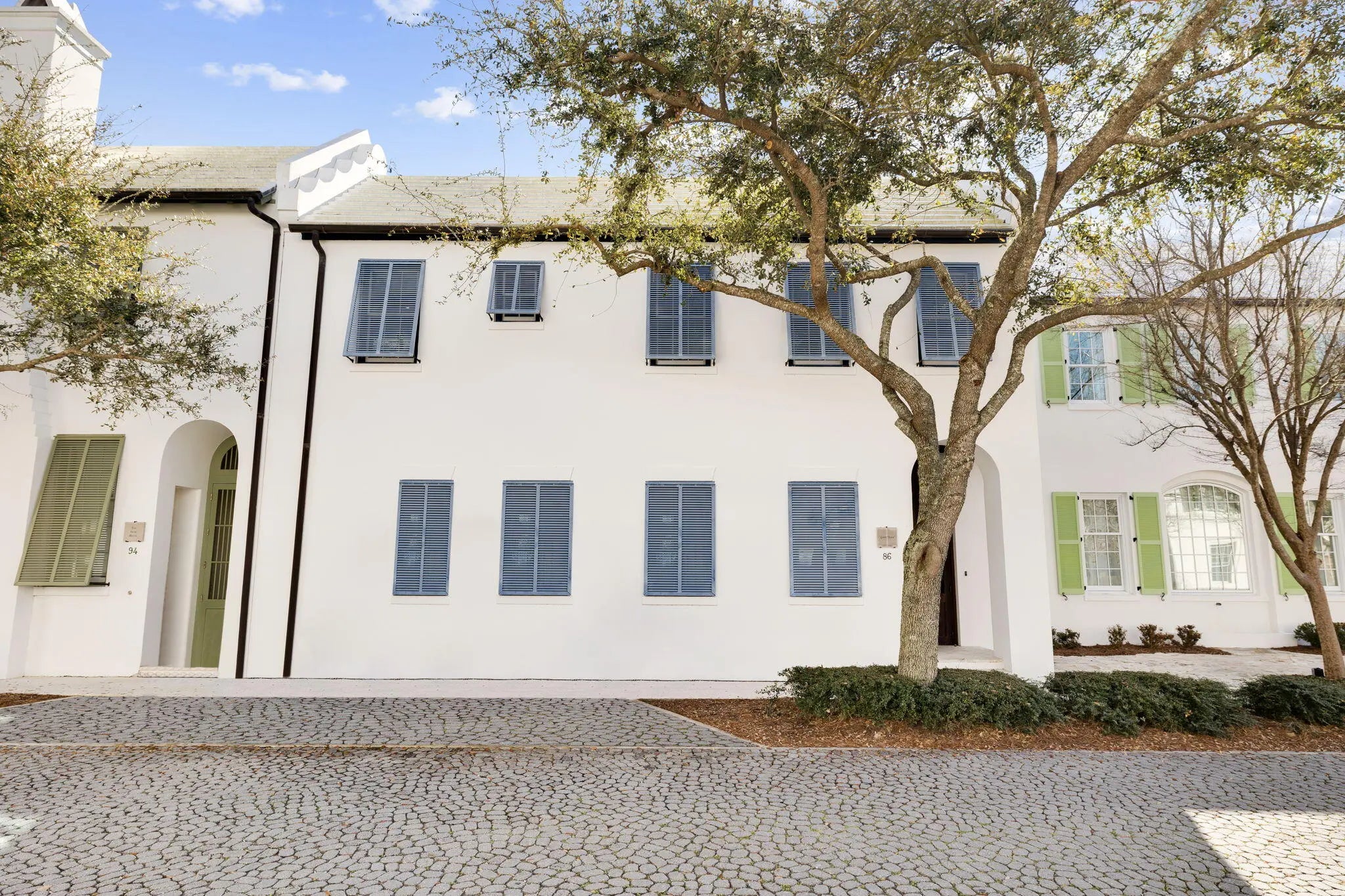 Photo of Listing #996693