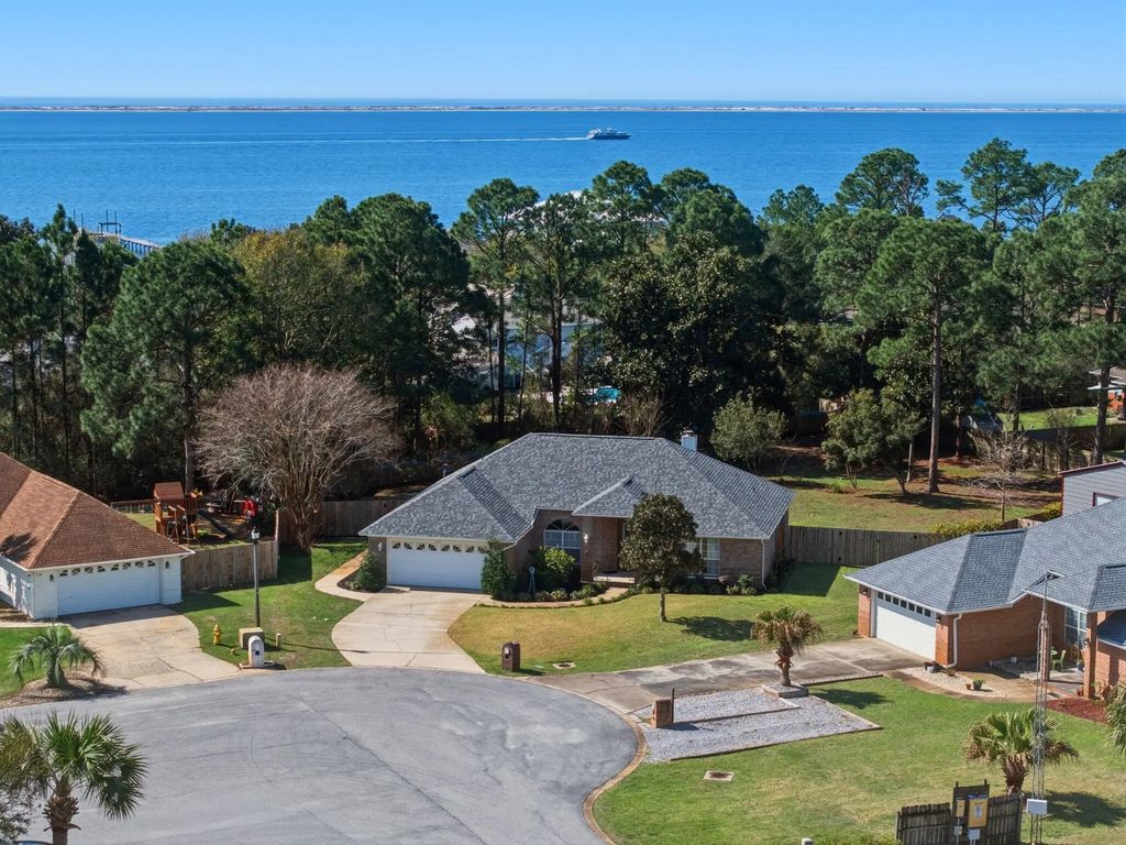 1403 Nautilus Drive, Navarre