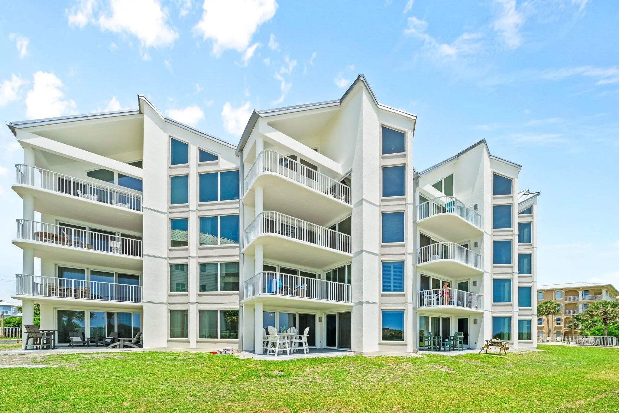 Photo of Listing #996738