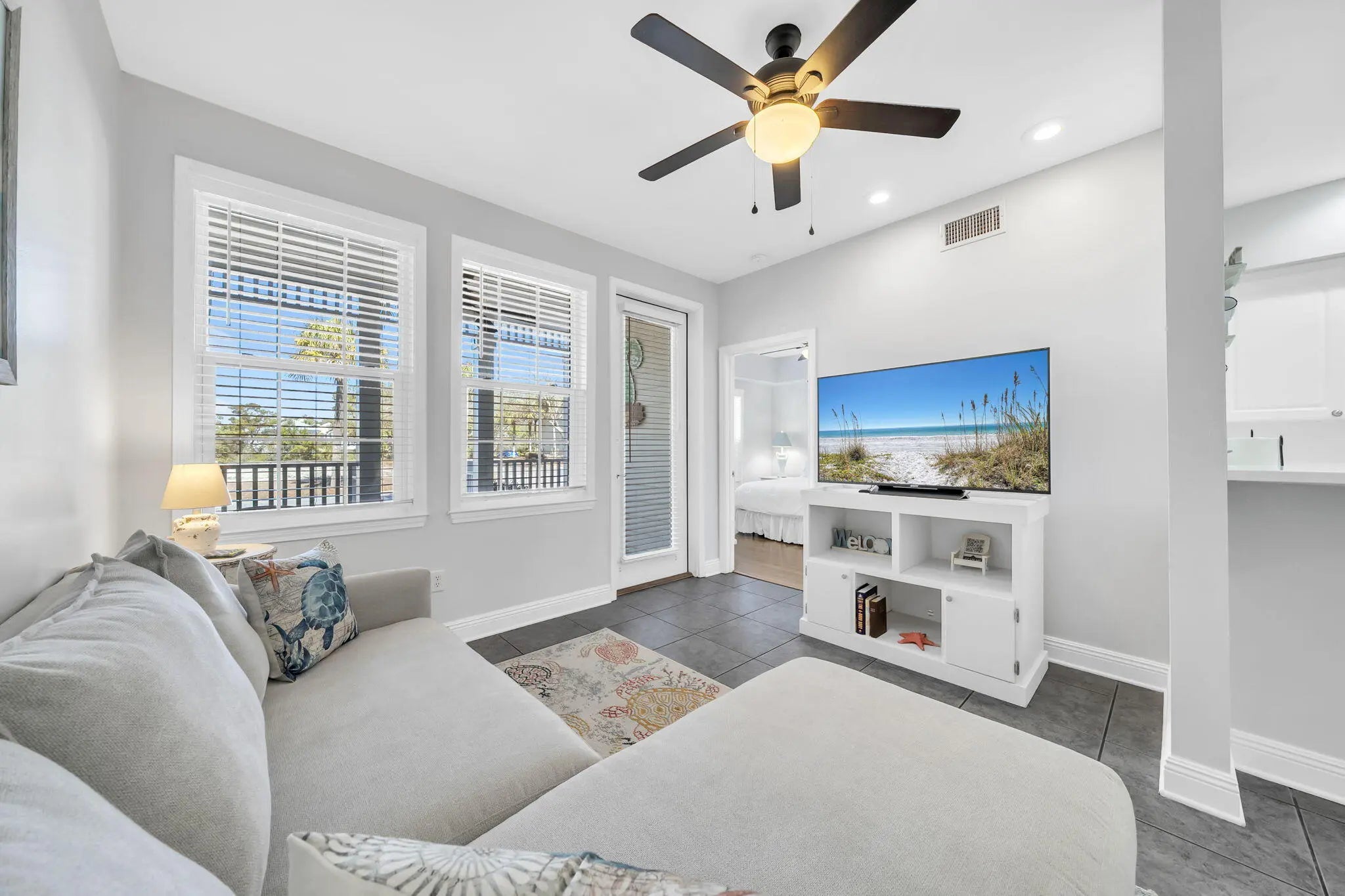 Photo of Listing #996879