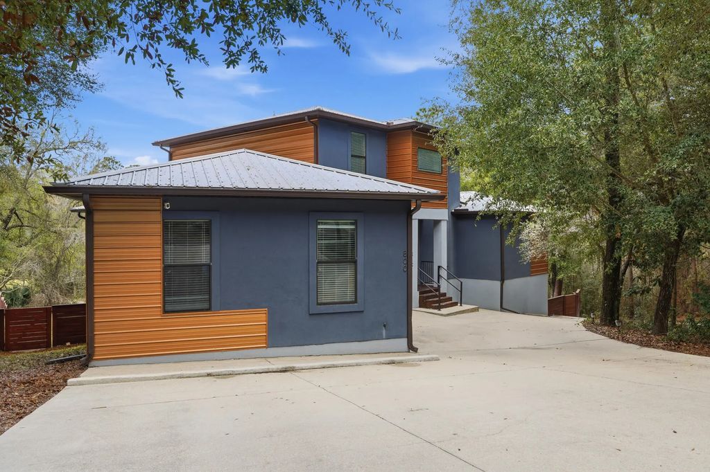 800 Lake Amick Drive, Niceville