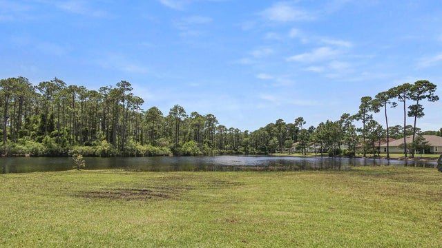 Photo of Listing #996901