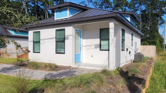 Photo of Listing #996940