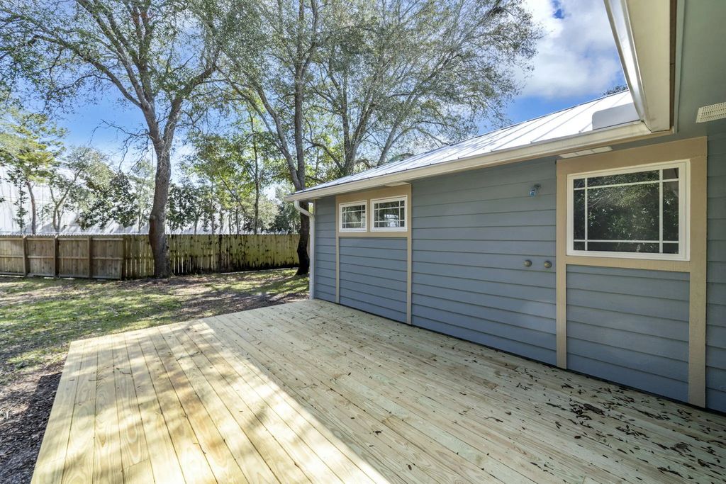 845 N Lakeside Drive, Destin