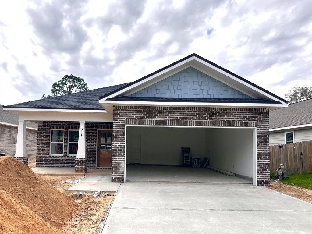 1512 Pine Street, Niceville