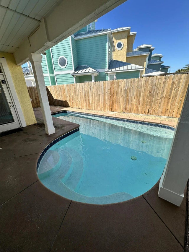 Photo of Listing #997030