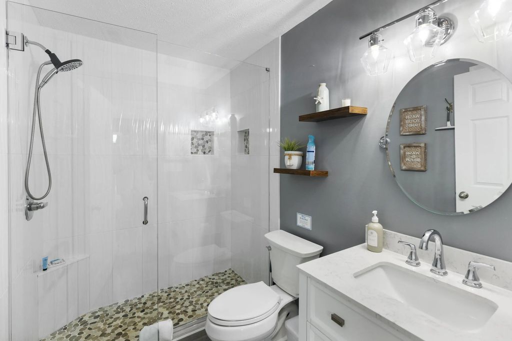19 of 38 - 21401 Hilltop Avenue, Panama City Beach, FL