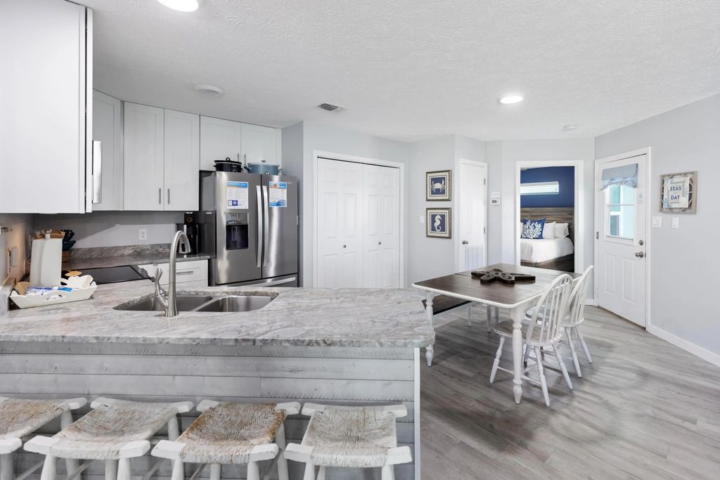 8 of 38 - 21401 Hilltop Avenue, Panama City Beach, FL
