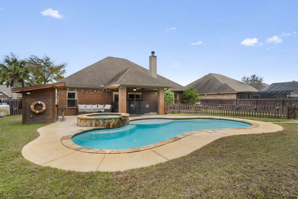 2779 Grand Bay Court, Navarre