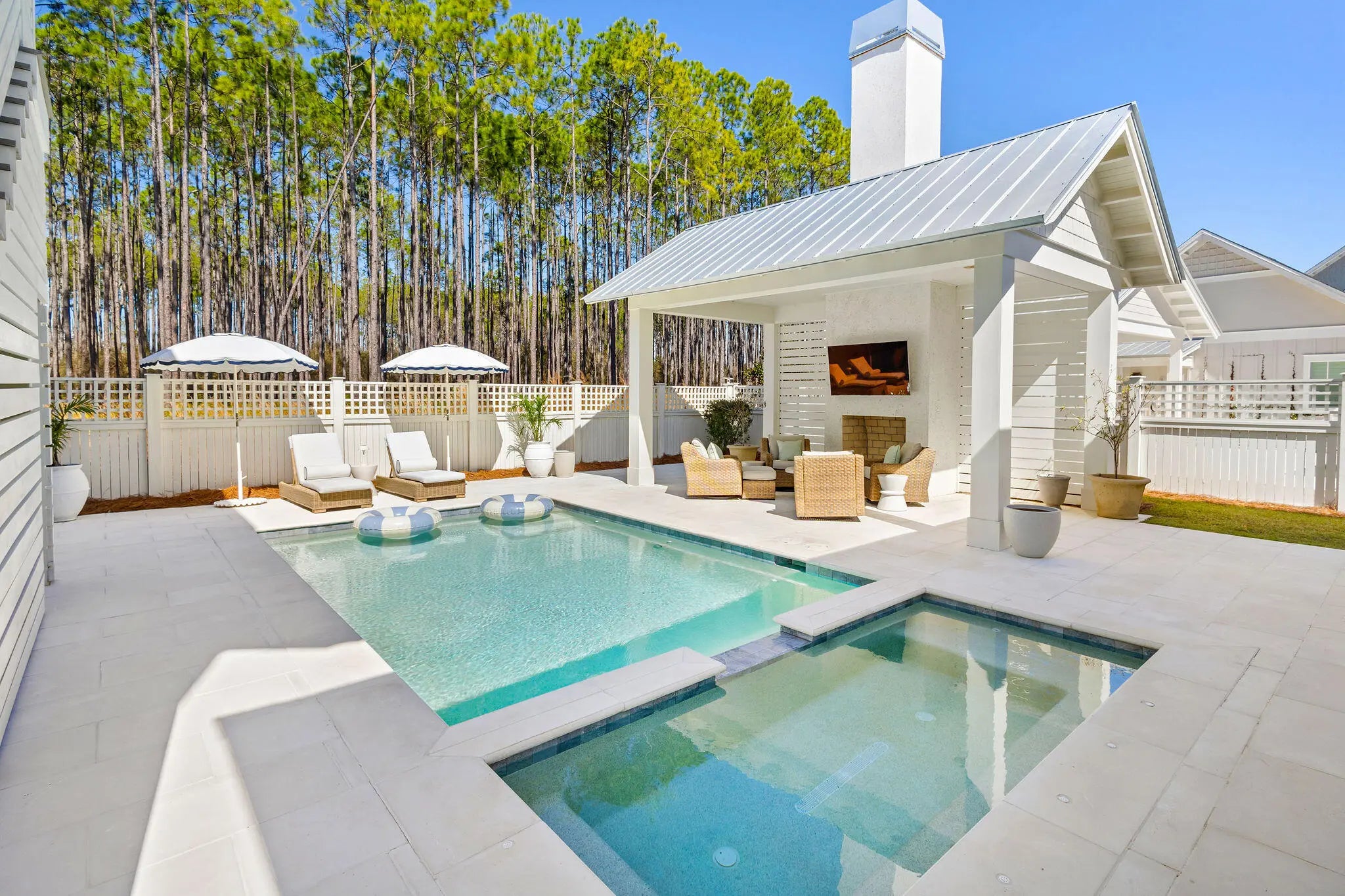 Photo of Listing #997166