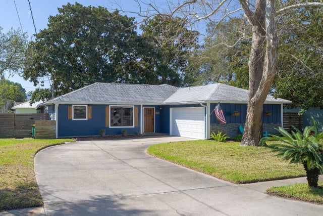 301 Primrose Circle, Destin.