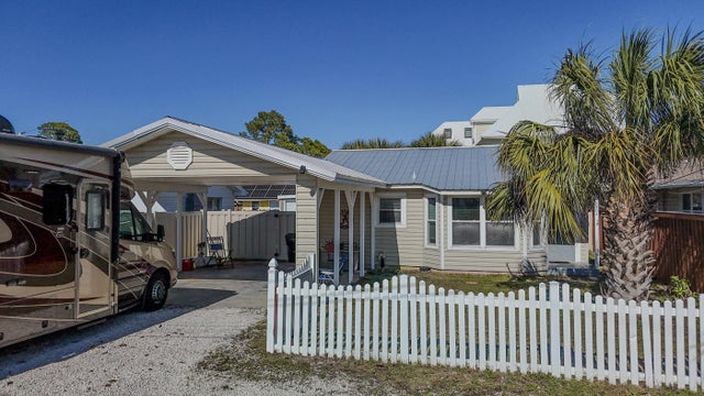 Photo of Listing #997176