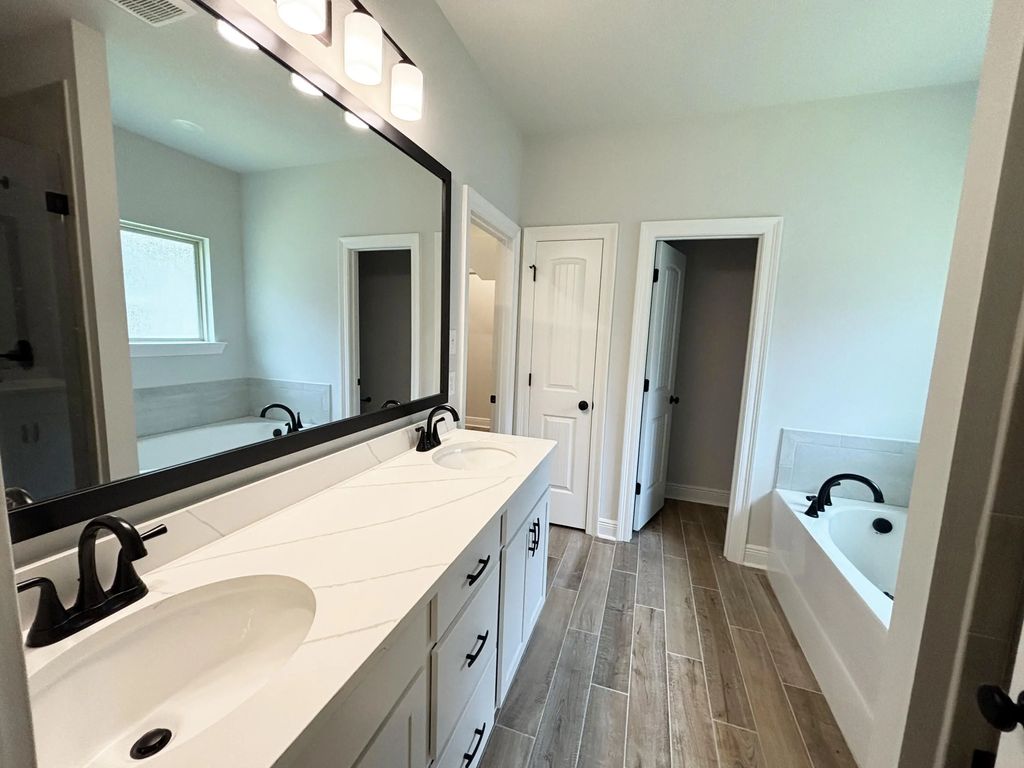 19 of 32 - 234 E Tweet Street, Freeport, FL