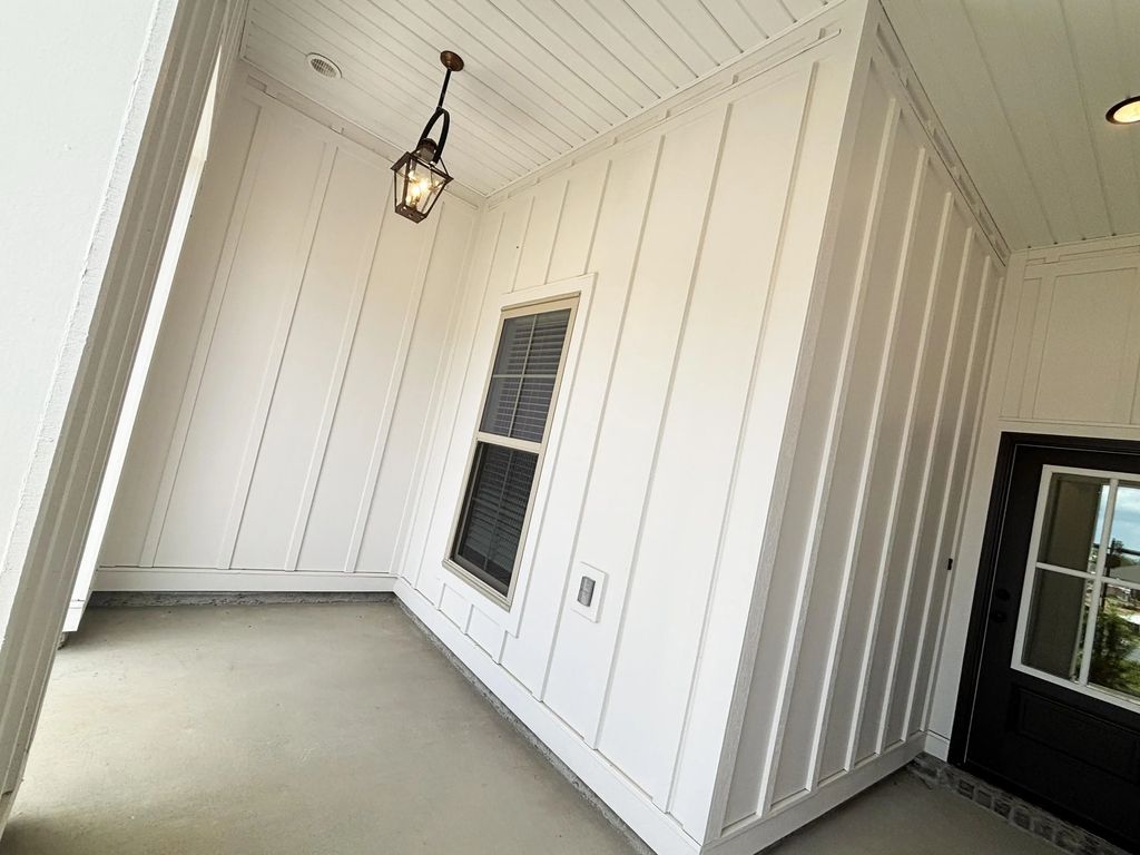 2 of 32 - 234 E Tweet Street, Freeport, FL